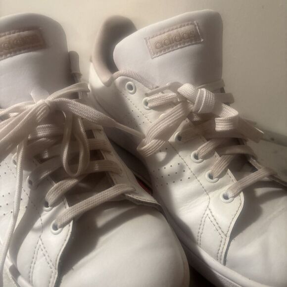 White/Gold Adidas Women’s Sneaker Shoes Size 10 - Picture 3 of 9